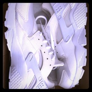 Women’s Huaraches size 9/10
